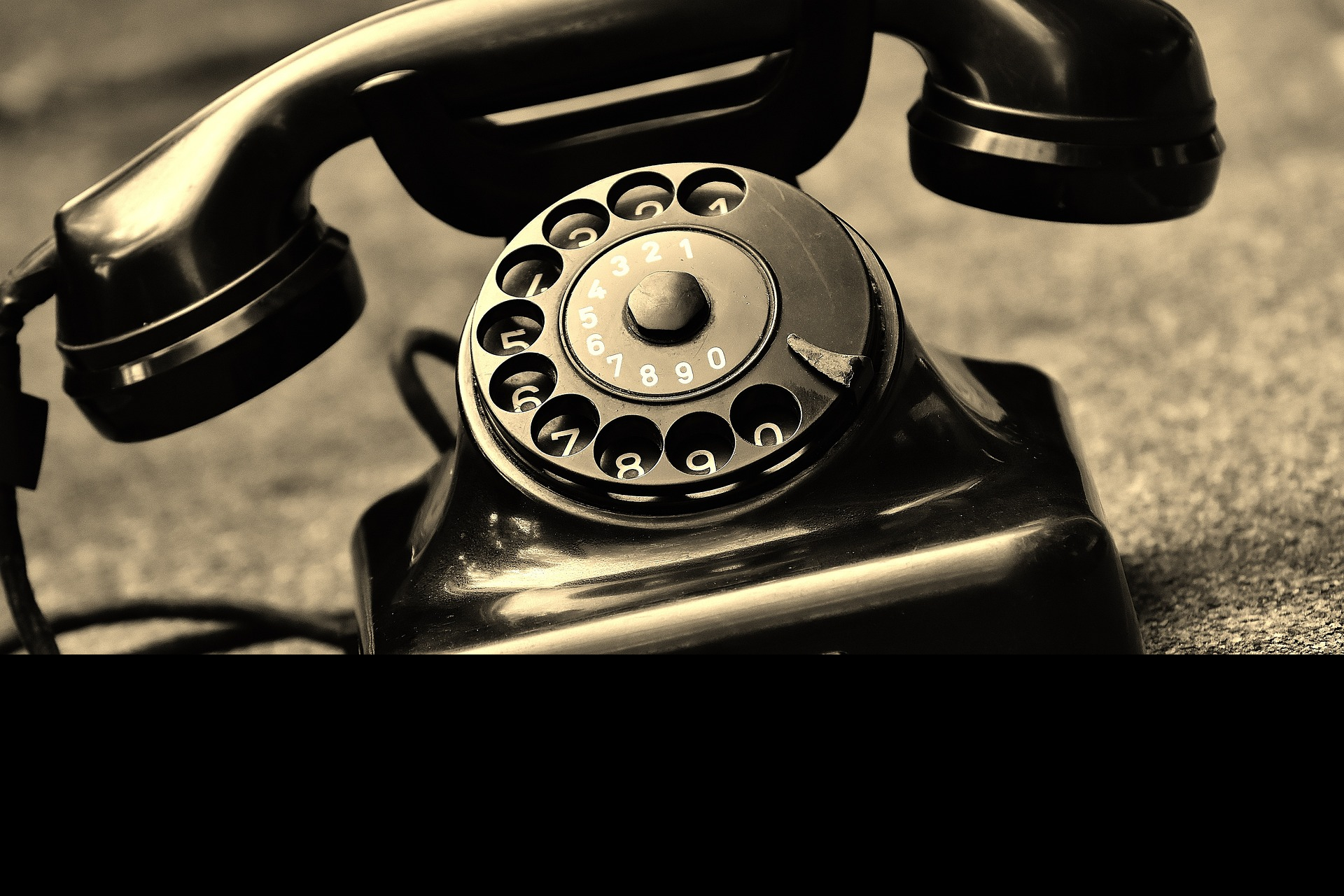 phone-g1f4cb970d_1920.jpg